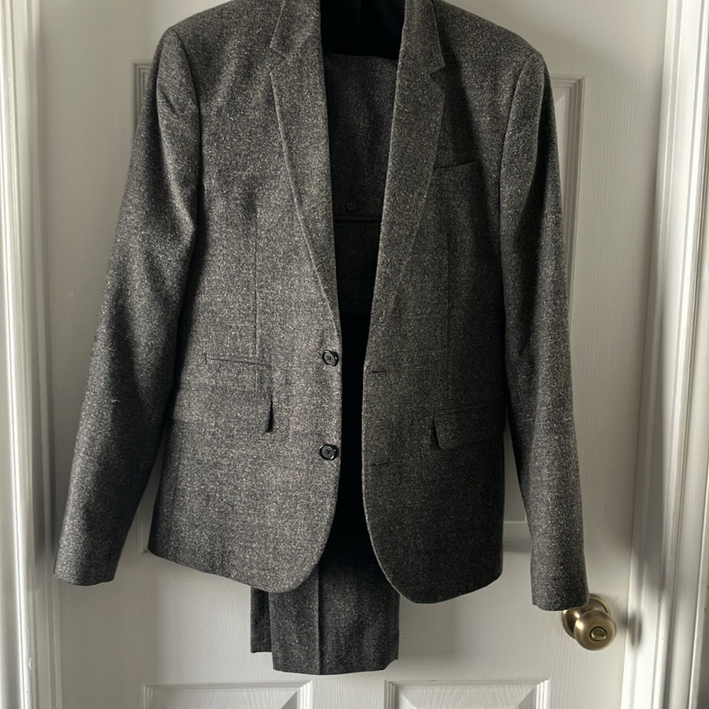 Suit, gray salt and pepper